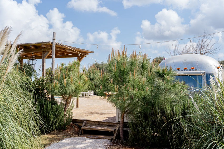 Airstream Petrarolo landscaped garden with greenery